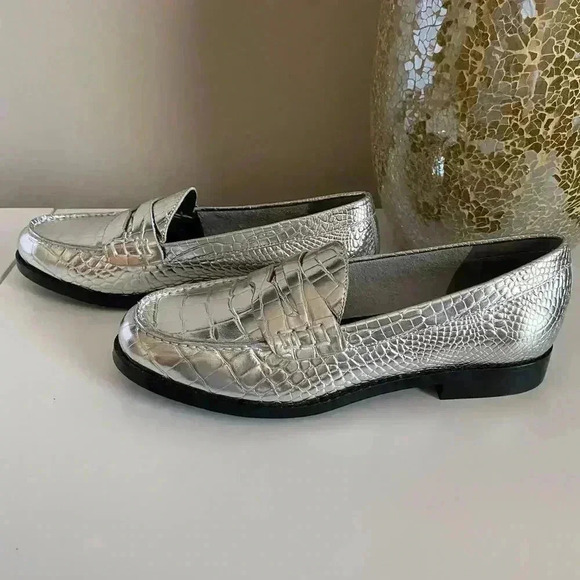 Marc Fisher LTD Halli Croc Embossed Penny Loafer - Picture 3 of 10